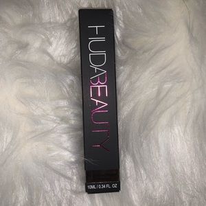 HUDA Beauty Overachiever Concealer
